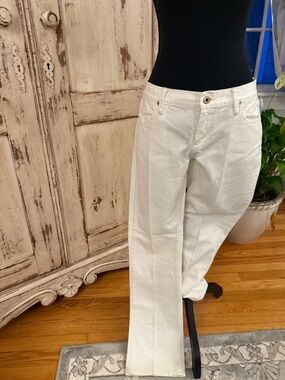 Ralph Lauren Madison style straight leg jeans. White. Size 28.